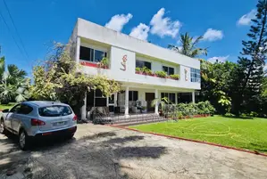 6bdrm House in Airport Residential Area for rent