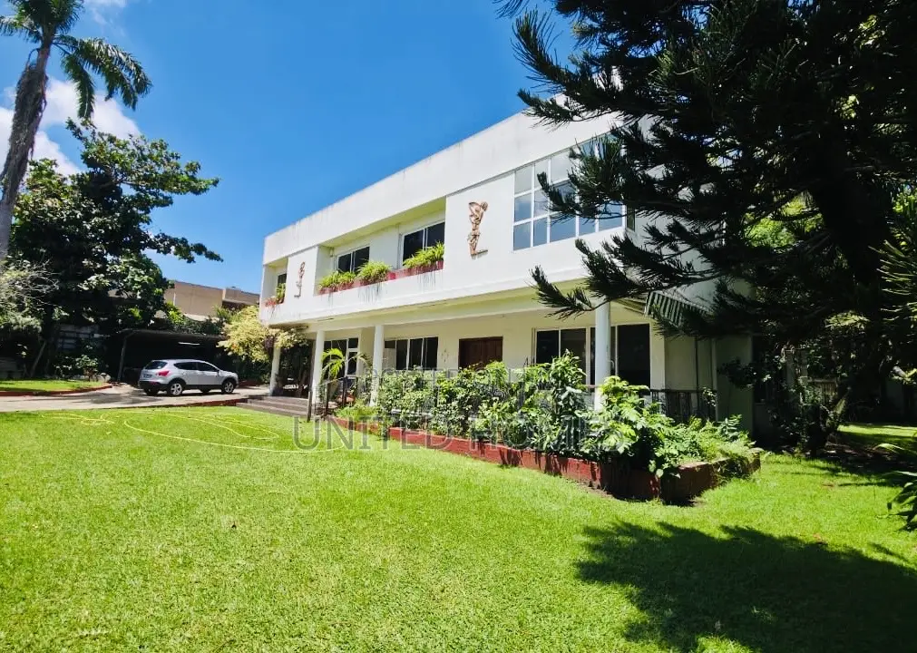 6bdrm House in Airport Residential Area for rent
