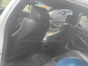 Honda Accord EX-L (1.5L 4cyl Turbo CVT) 2019 White