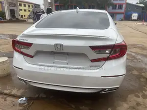 Honda Accord EX-L (1.5L 4cyl Turbo CVT) 2019 White