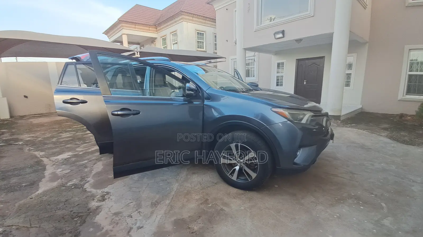 Toyota RAV4 XLE AWD (2.5L 4cyl 6A) 2017 Gray