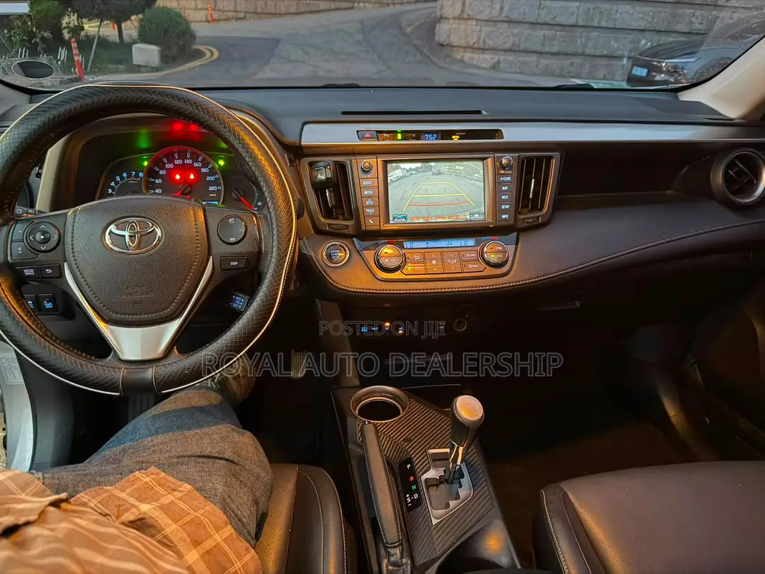 Toyota RAV4 Limited 4dr SUV (2.5L 4cyl 6A) 2014 Gray