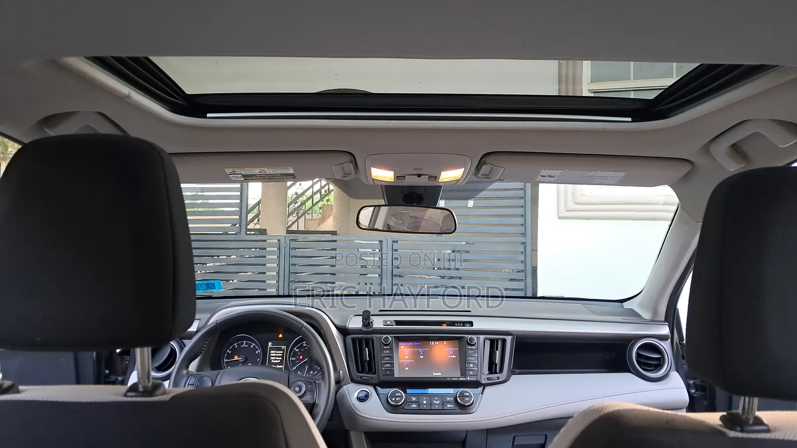 Toyota RAV4 XLE AWD (2.5L 4cyl 6A) 2017 Gray