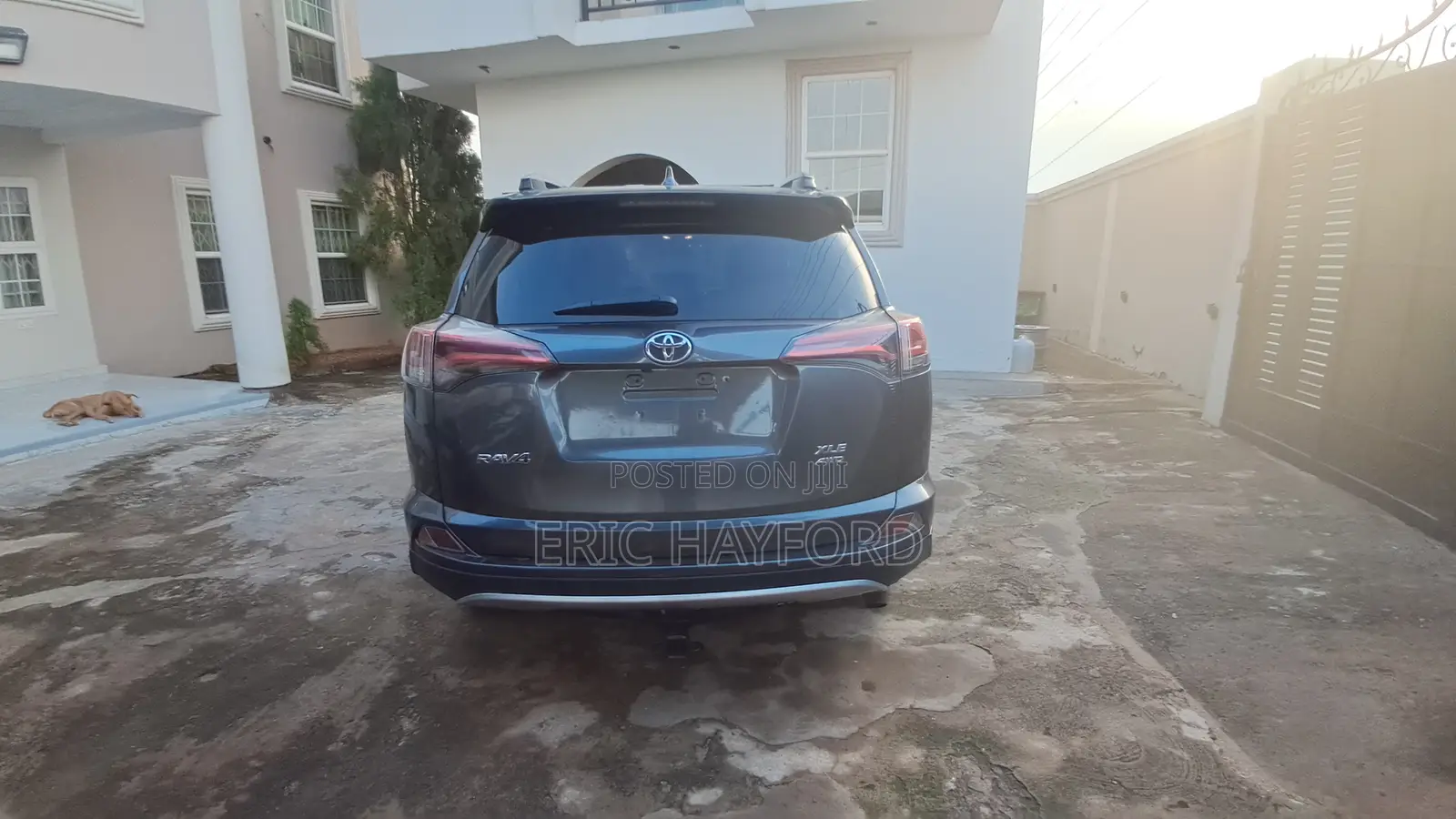 Toyota RAV4 XLE AWD (2.5L 4cyl 6A) 2017 Gray
