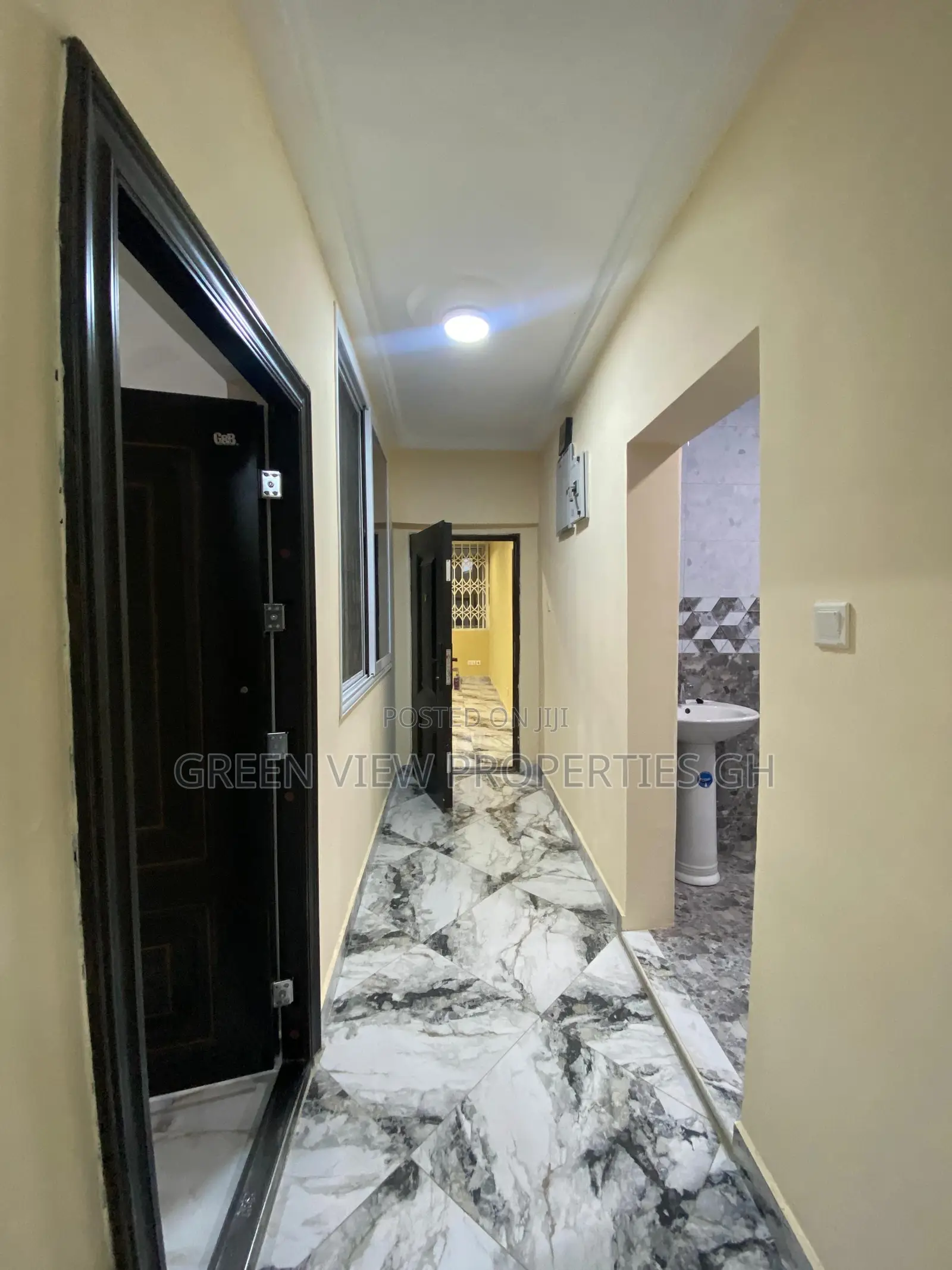 3bdrm Apartment in West Hills Mall Area for rent