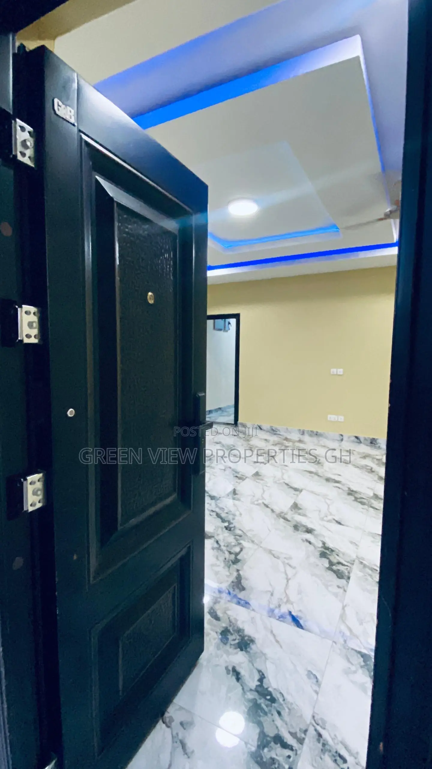 3bdrm Apartment in West Hills Mall Area for rent