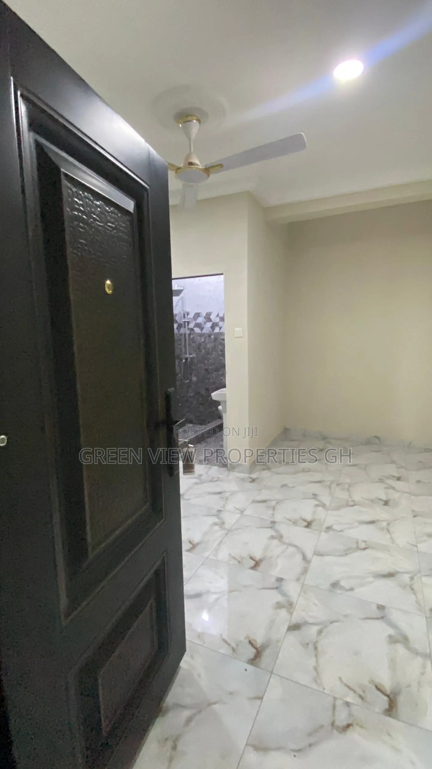 3bdrm Apartment in West Hills Mall Area for rent