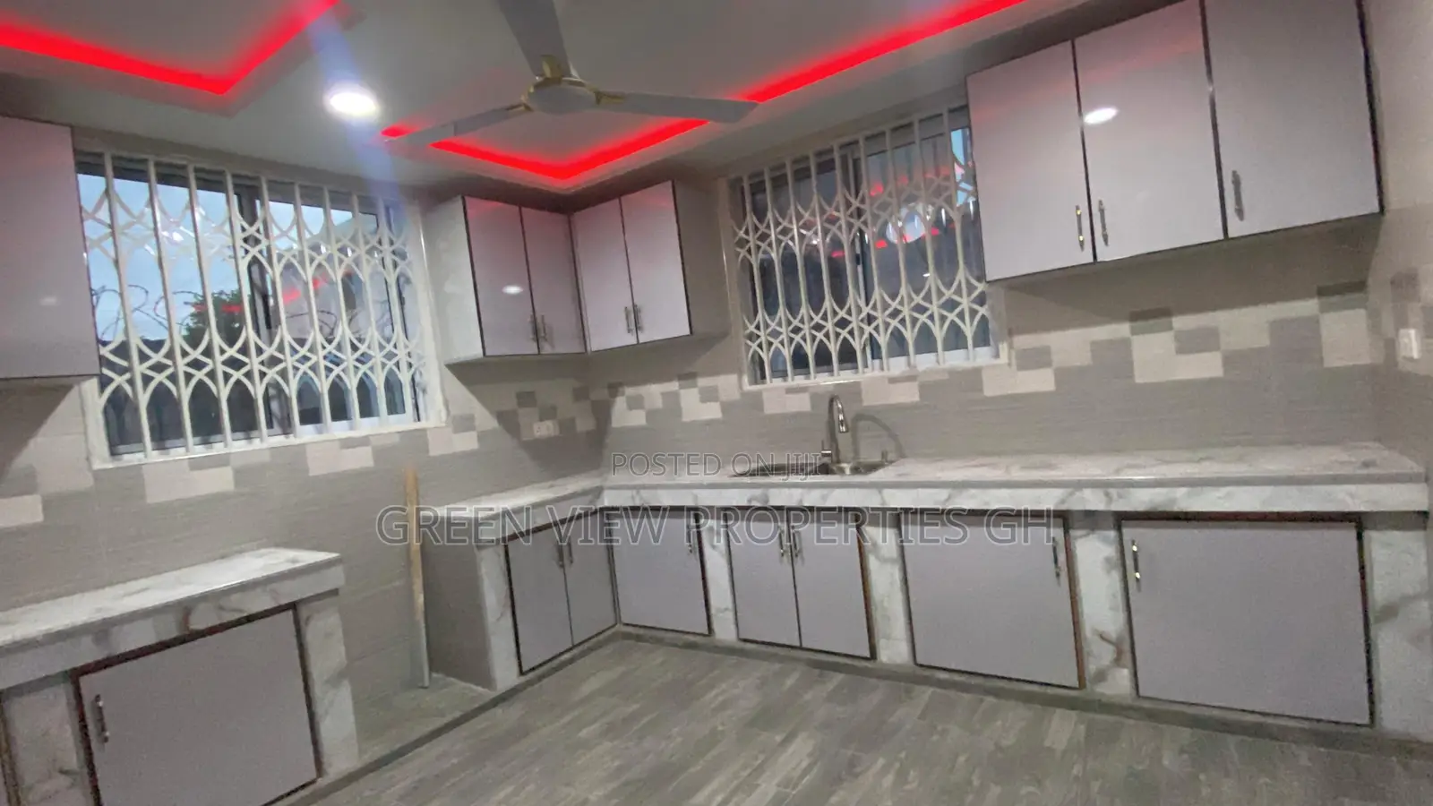 3bdrm Apartment in West Hills Mall Area for rent