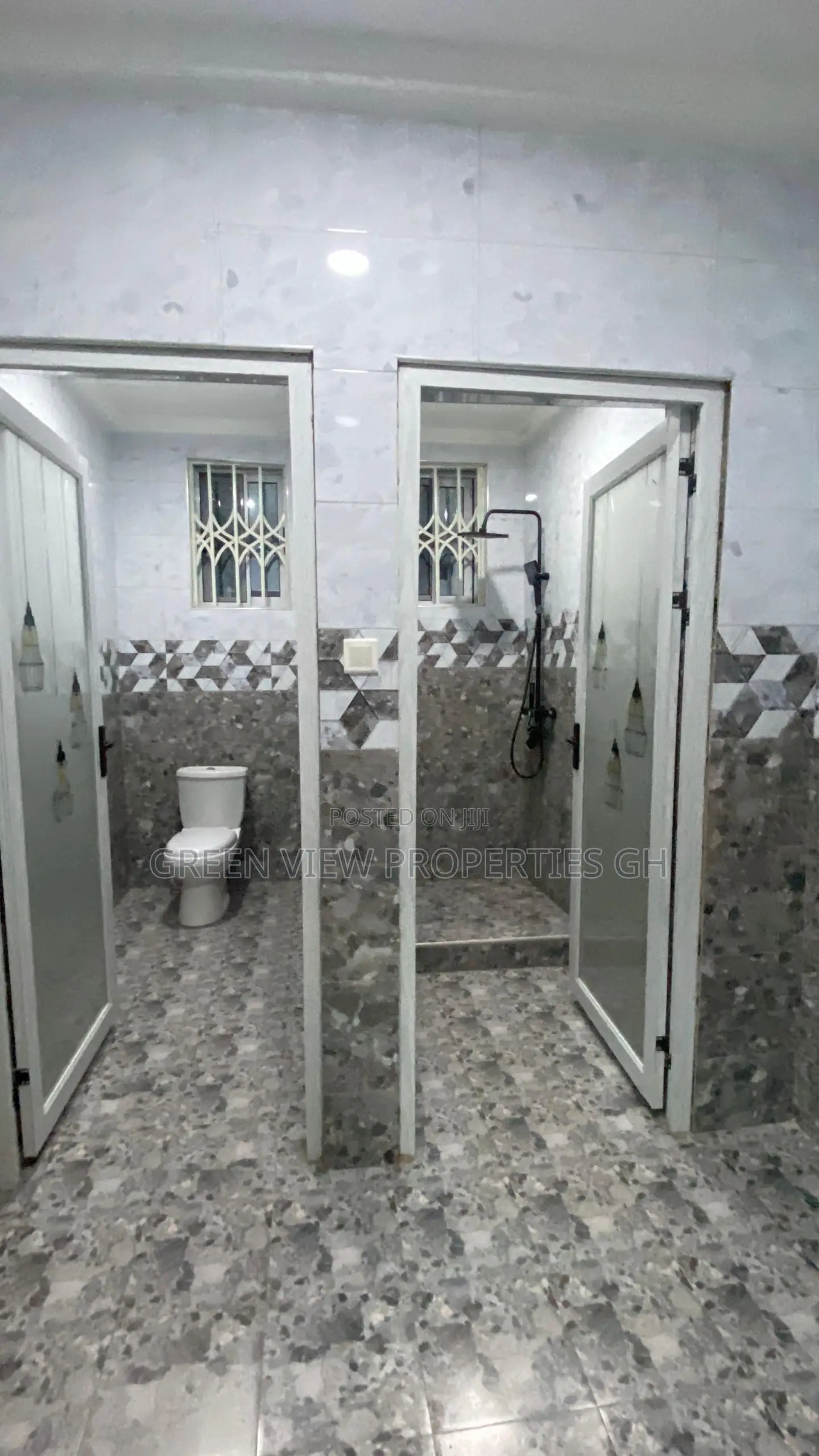 3bdrm Apartment in West Hills Mall Area for rent