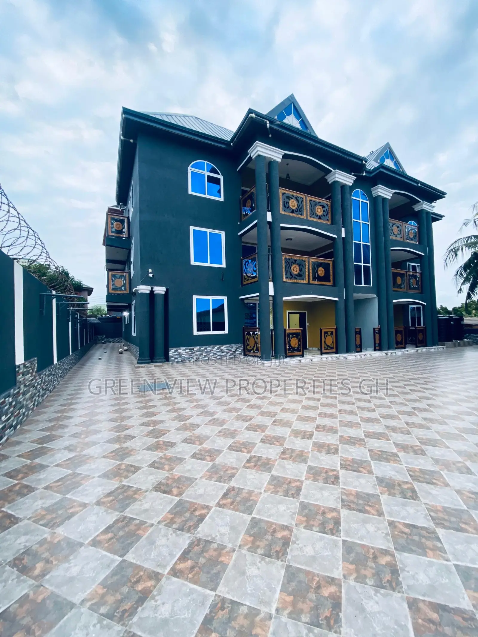 3bdrm Apartment in West Hills Mall Area for rent