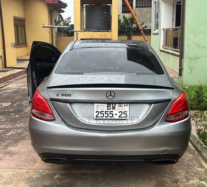 Mercedes-Benz C300 2016 Gray