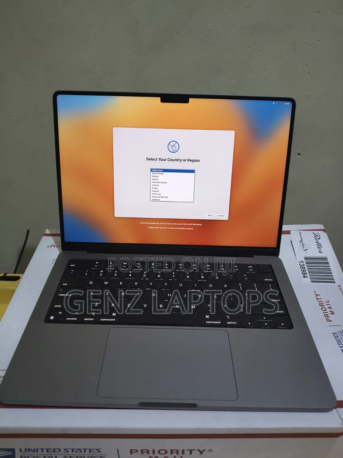 New Laptop Apple MacBook Pro 2023 M2 16GB Apple M2 SSD 512GB