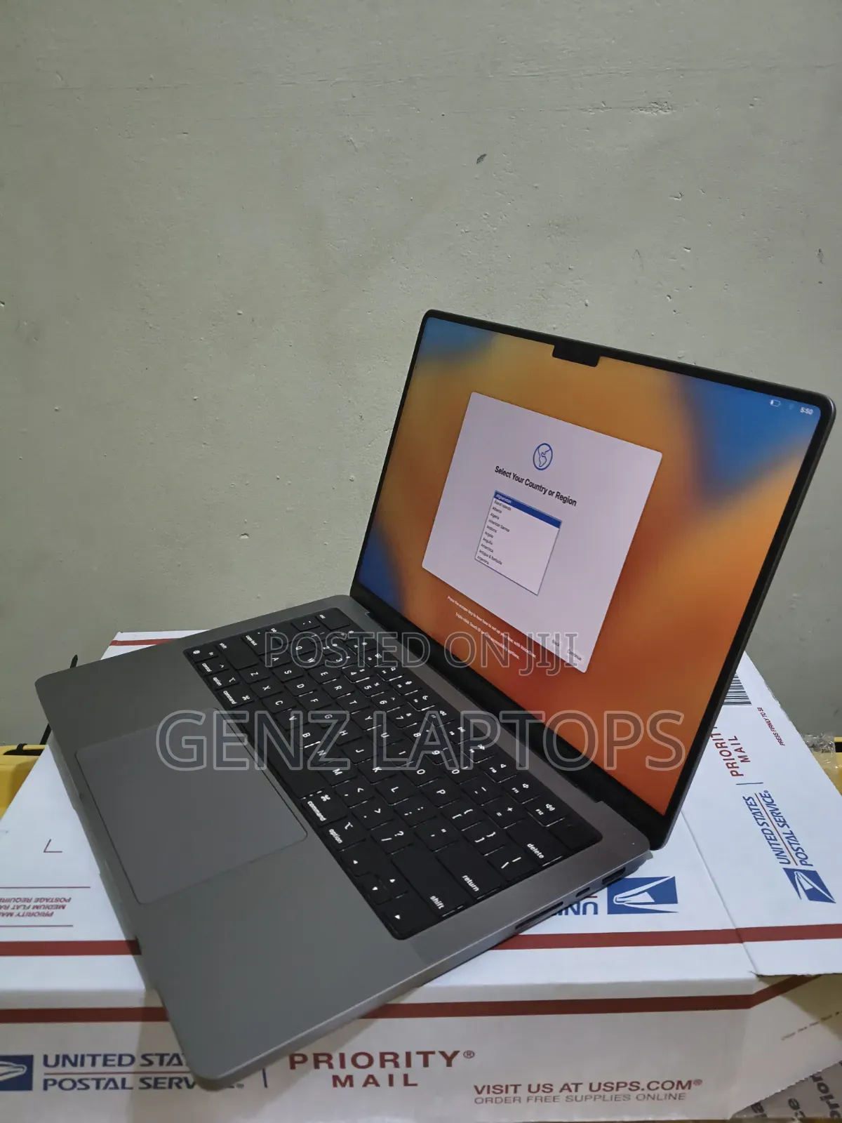 New Laptop Apple MacBook Pro 2023 M2 16GB Apple M2 SSD 512GB