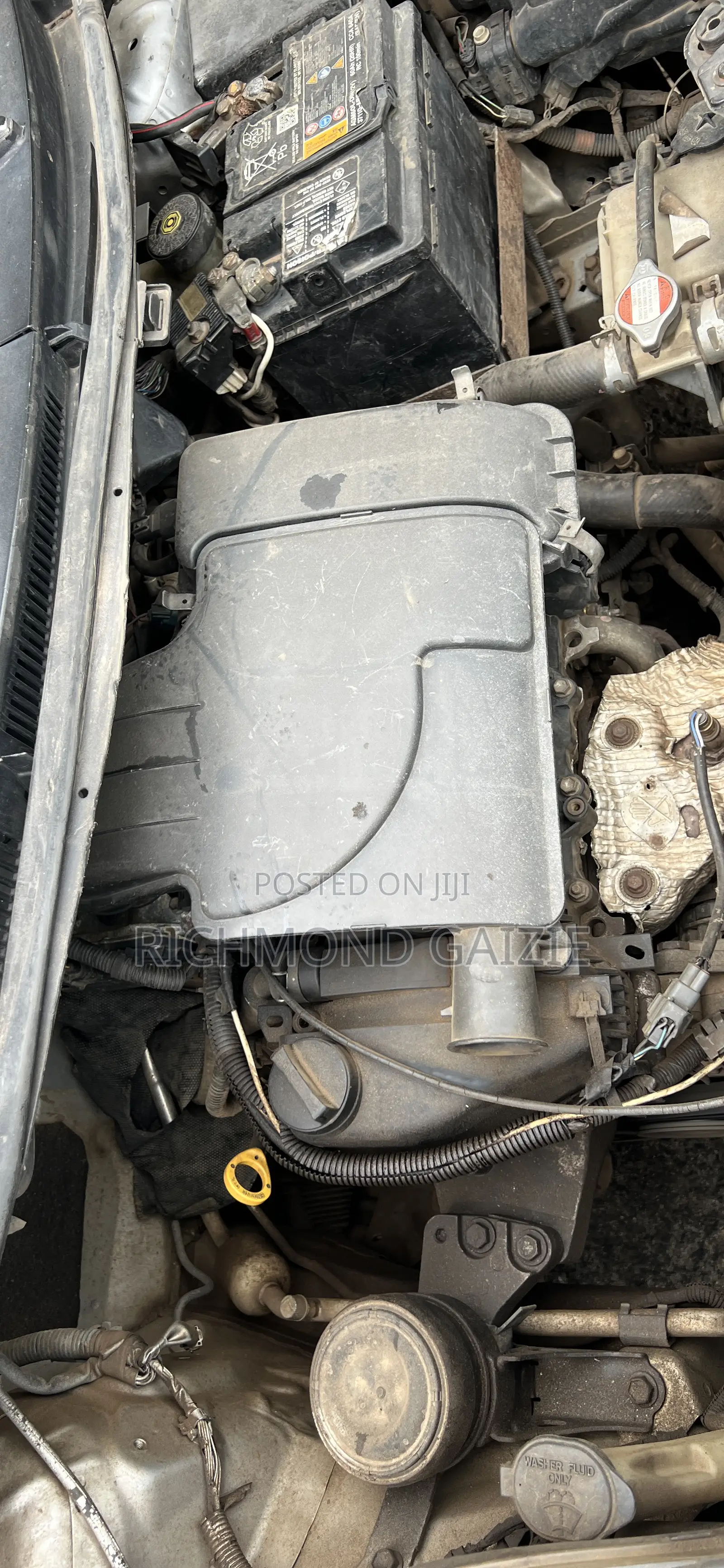 Toyota Vitz 2010 Silver