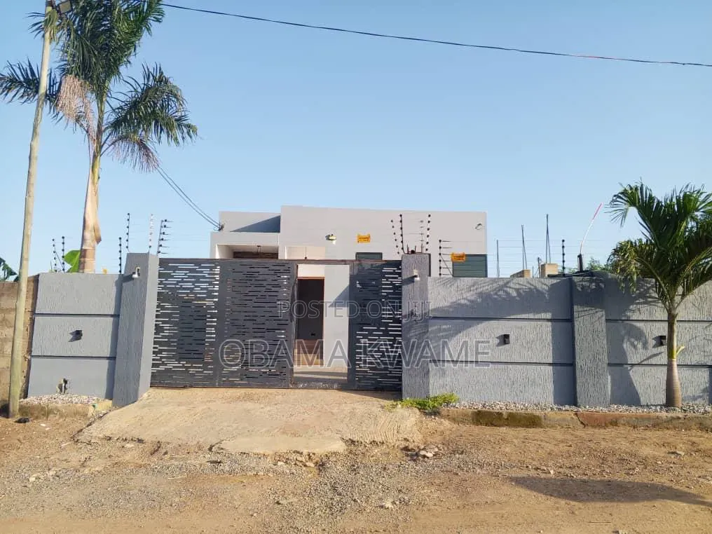 3bdrm House in Laryea Homes, Amasaman for sale