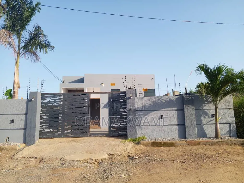 3bdrm House in Laryea Homes, Amasaman for sale