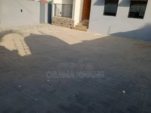 3bdrm House in Laryea Homes, Amasaman for sale