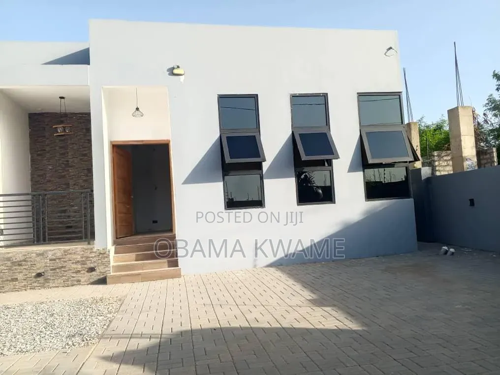 3bdrm House in Laryea Homes, Amasaman for sale