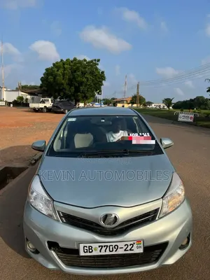 Toyota Vitz 2012 Gray