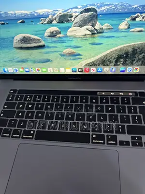 New Laptop Apple MacBook Pro 2019 16GB Intel Core i7 SSD 512GB