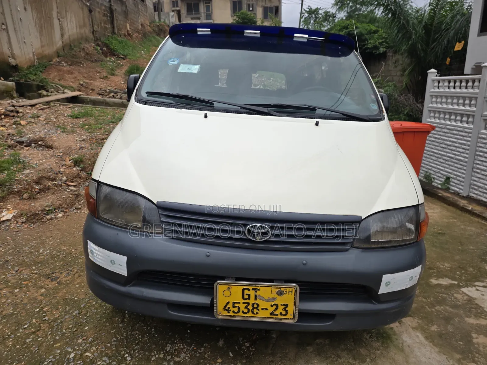 Toyota HiAce 2012 White