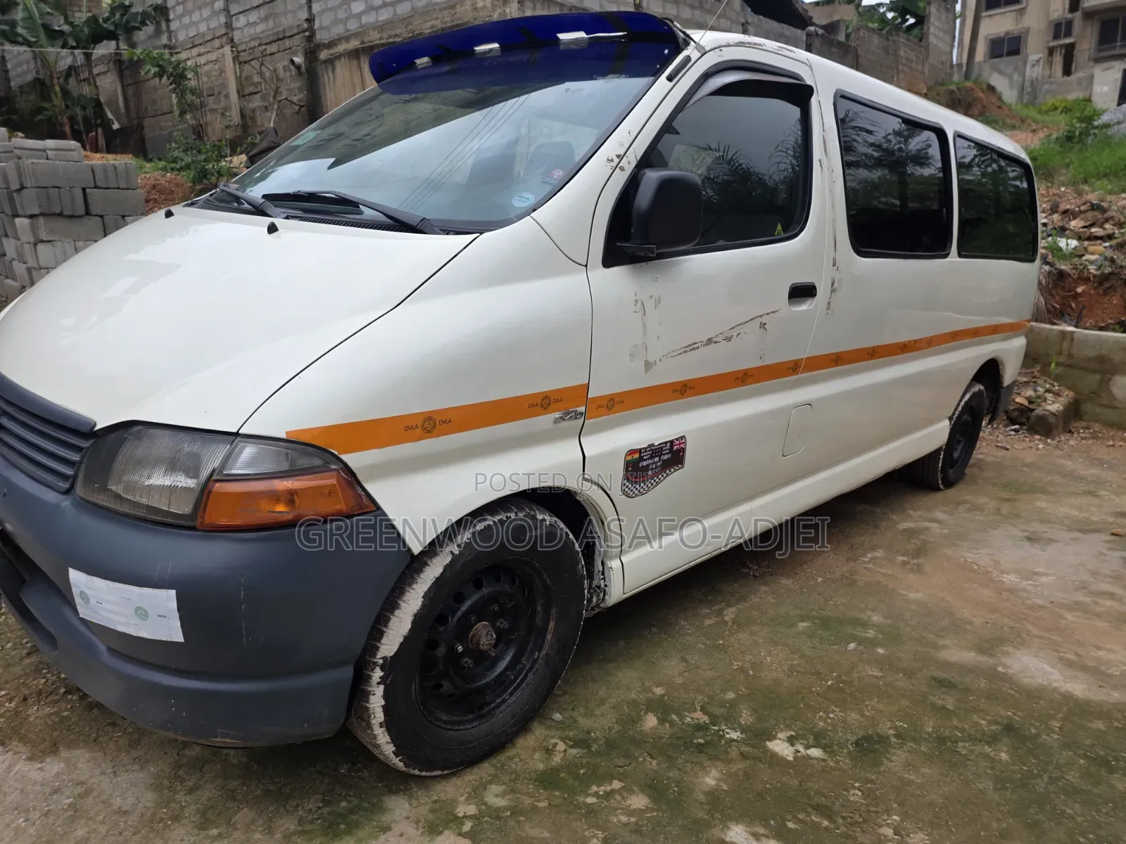 Toyota HiAce 2012 White