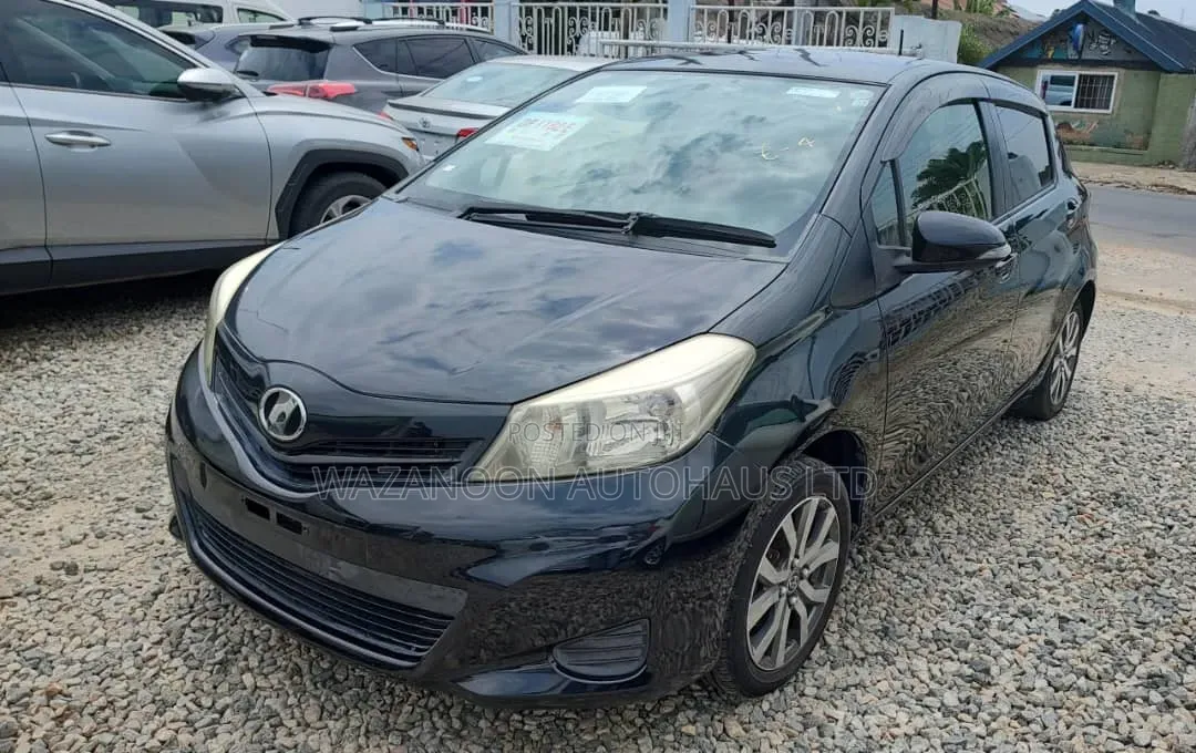 Toyota Vitz 2012 Black