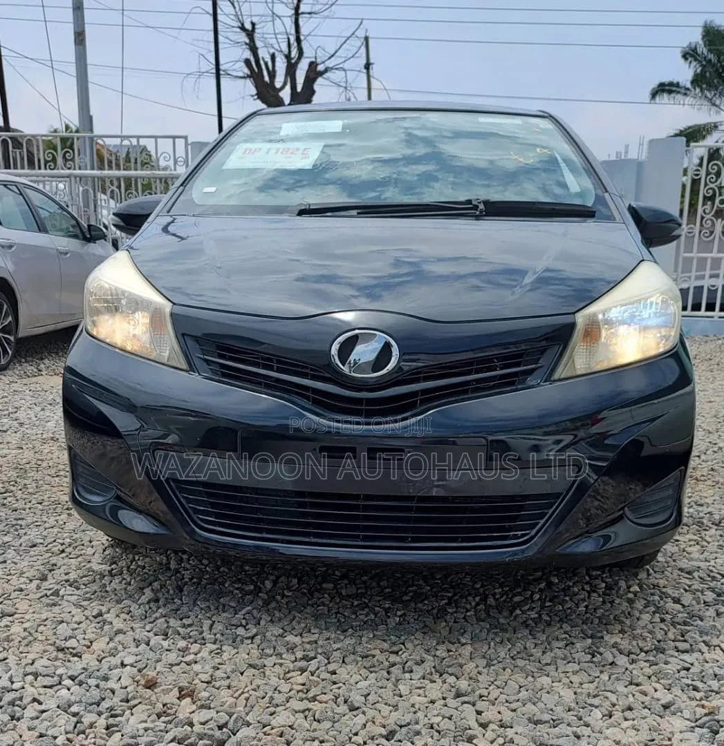 Toyota Vitz 2012 Black