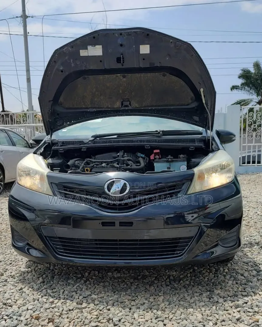 Toyota Vitz 2012 Black