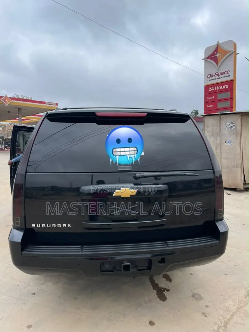 Chevrolet Suburban LT 4dr SUV 4WD (5.3L 8cyl 6A) 2015 Black