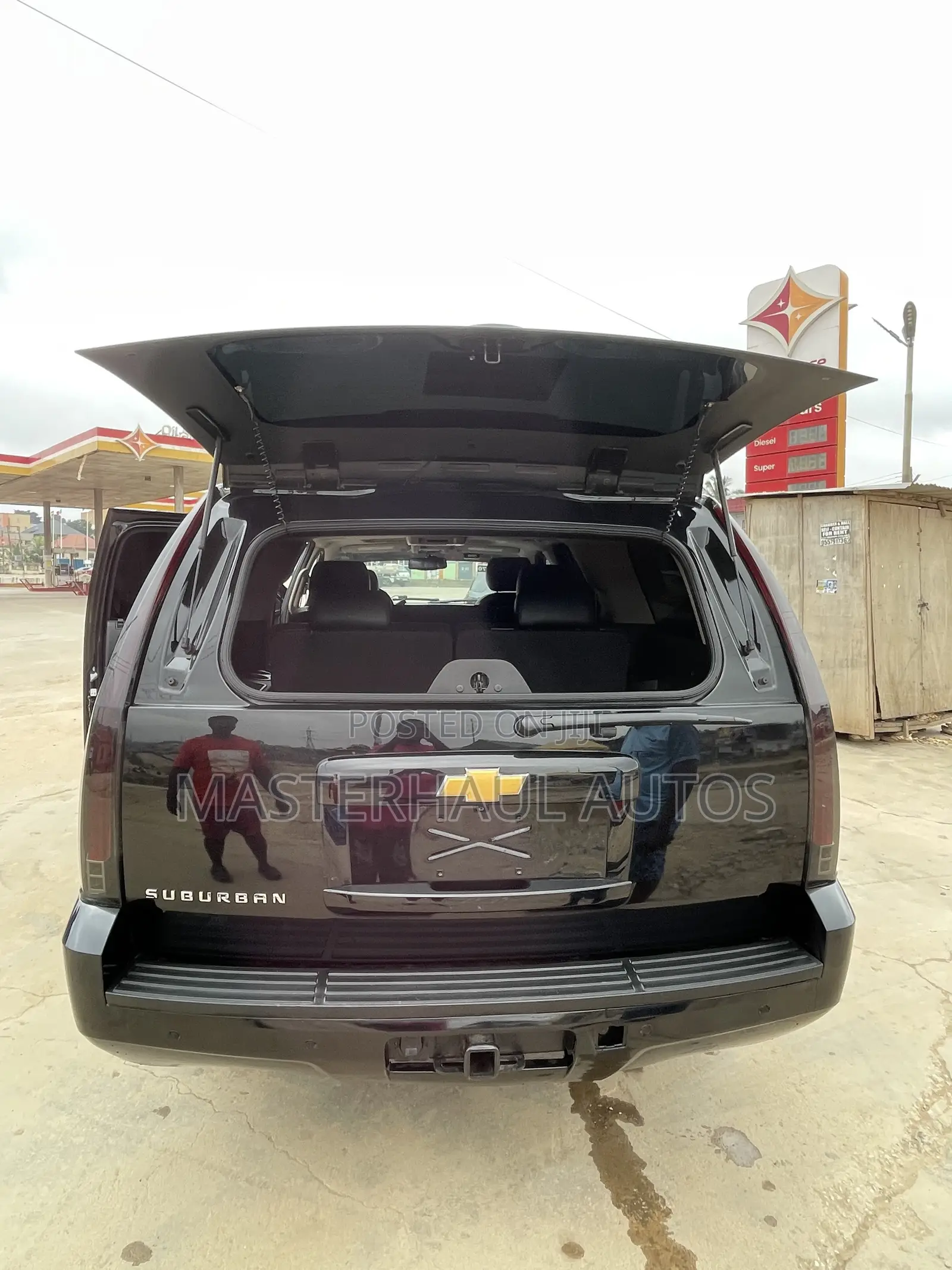Chevrolet Suburban LT 4dr SUV 4WD (5.3L 8cyl 6A) 2015 Black