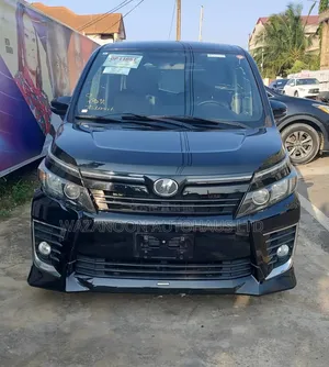 Toyota Voxy 2014 Black