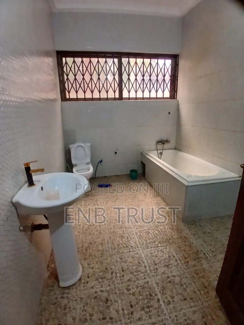 4bdrm House in Ofankor Barrier, Post Office Area for rent