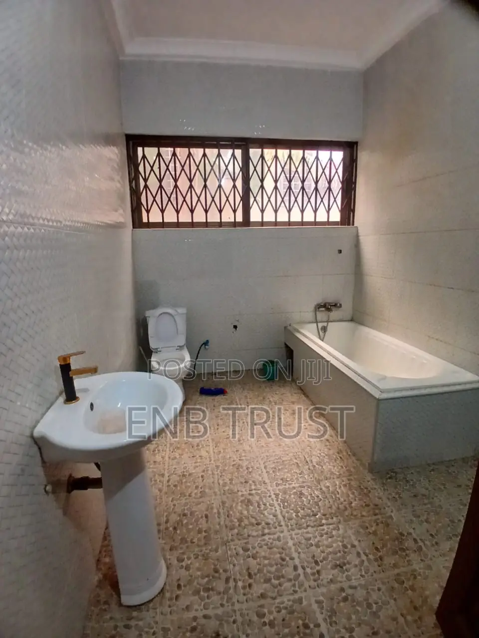 4bdrm House in Ofankor Barrier, Post Office Area for rent