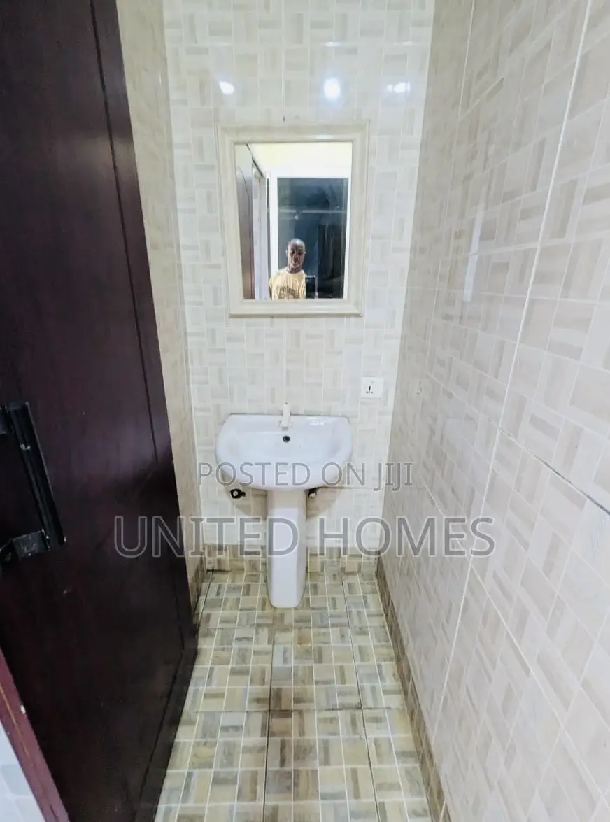 2bdrm Apartment in Achimota for rent