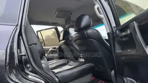 Toyota Land Cruiser 4.5 V8 DLX 2014 Black