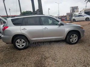 Toyota RAV4 2010 Silver