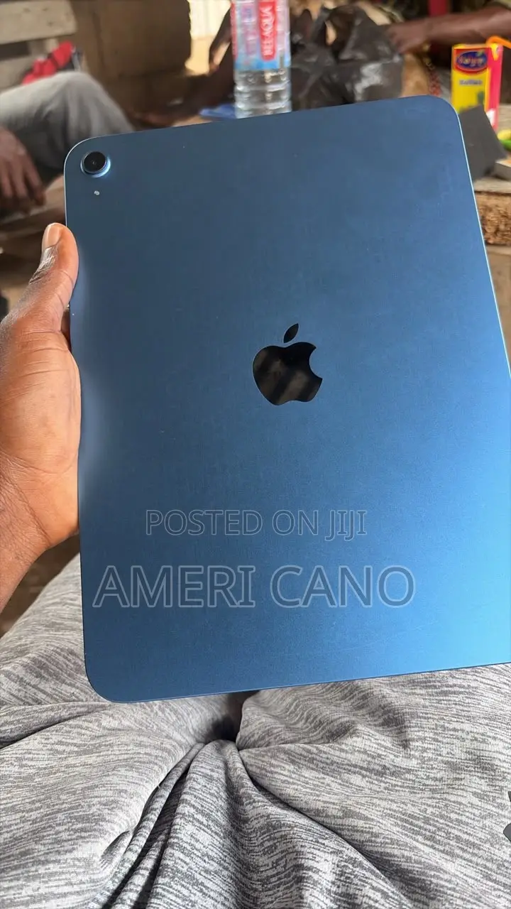 Apple iPad Air (2020) Wi-Fi 128 GB Blue