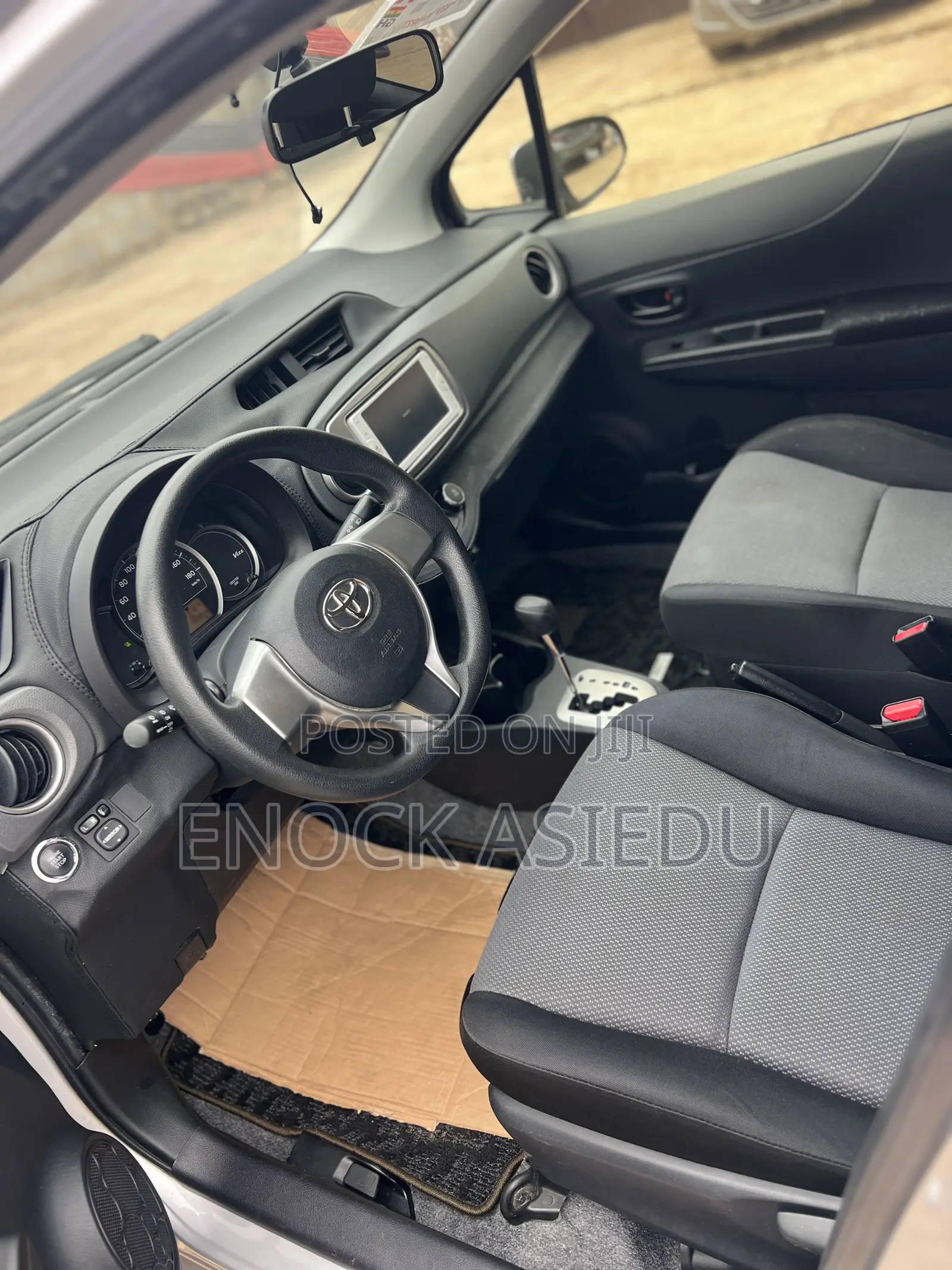 Toyota Vitz 1.3 AWD 3dr 2013 Silver