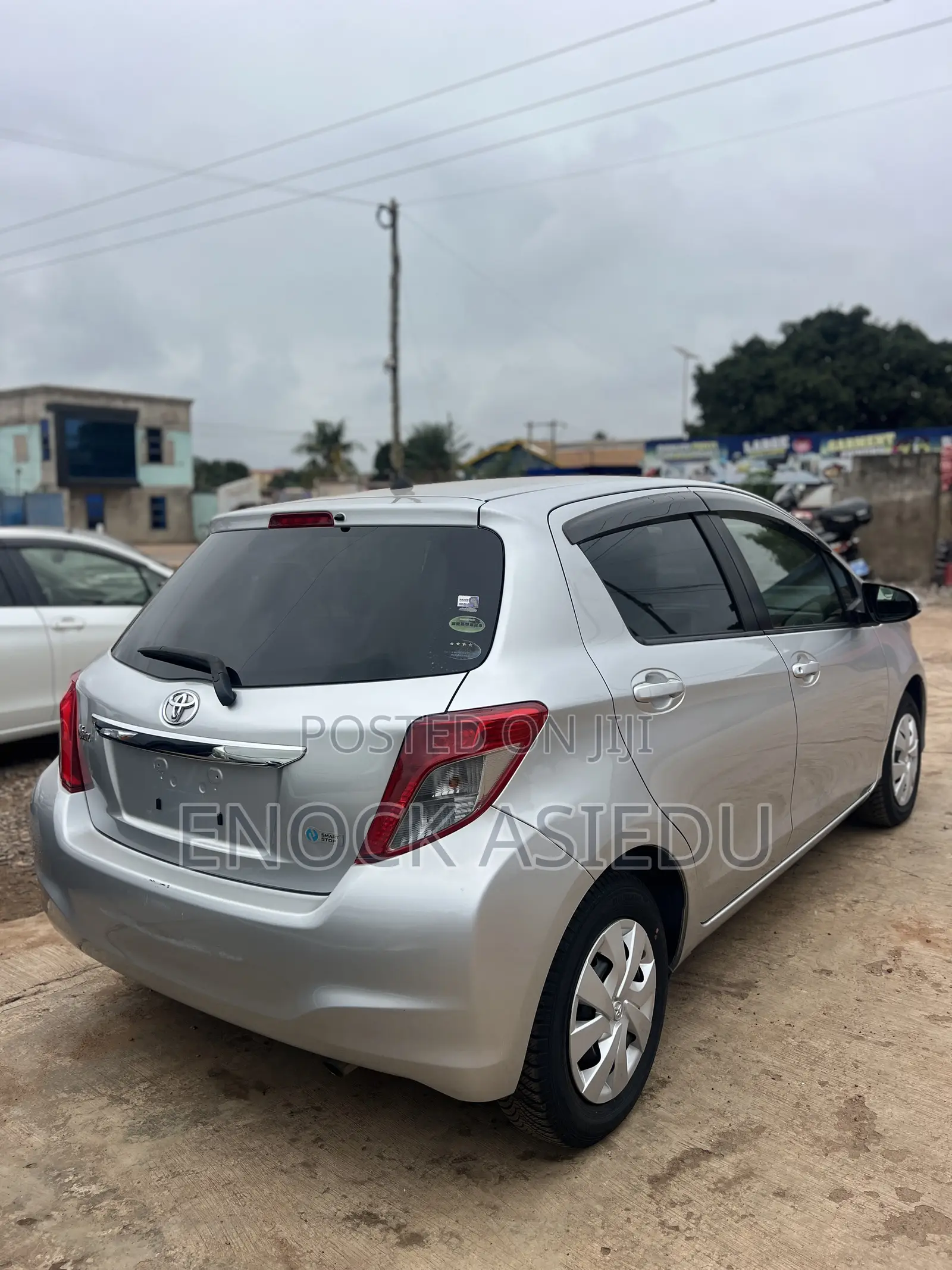 Toyota Vitz 1.3 AWD 3dr 2013 Silver