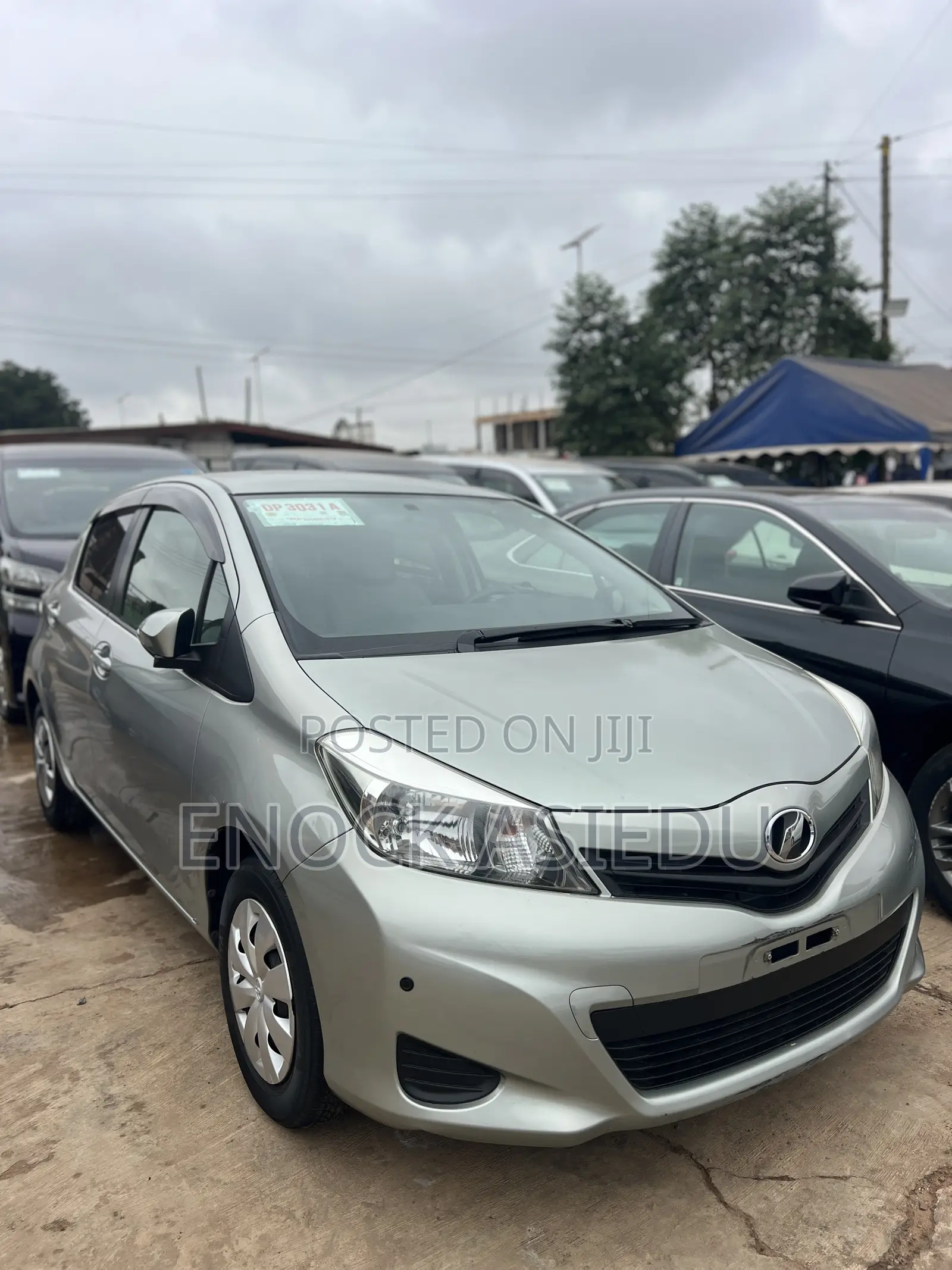 Toyota Vitz 1.3 AWD 3dr 2013 Green