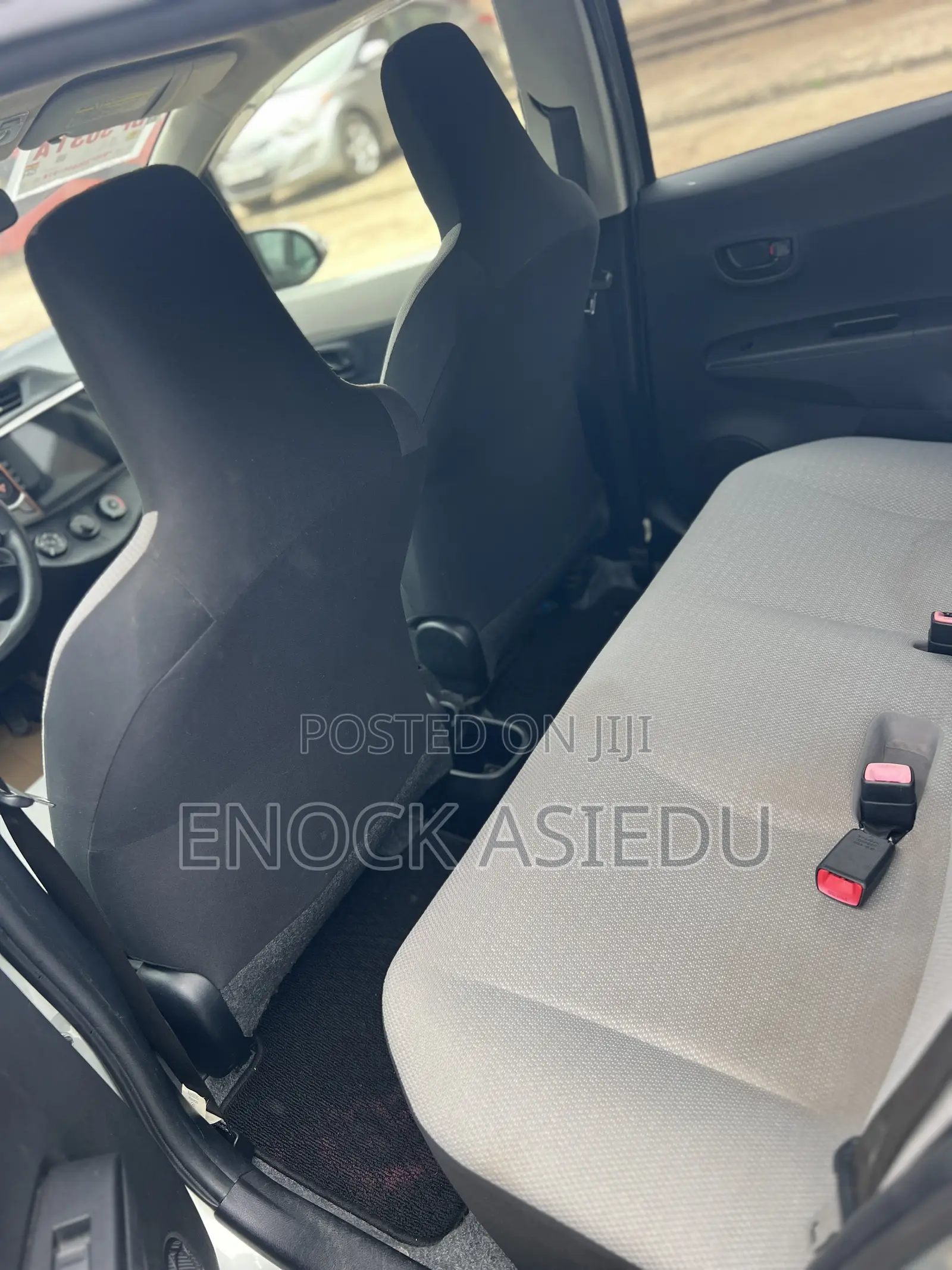Toyota Vitz 1.3 AWD 3dr 2013 Green