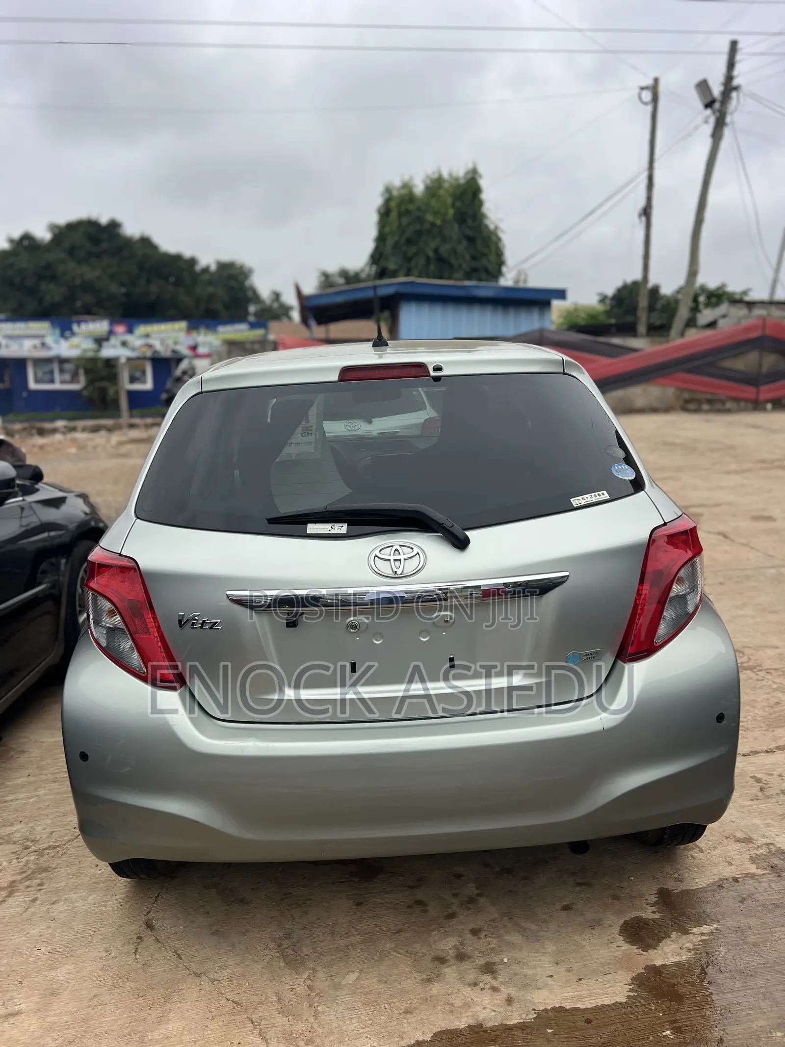 Toyota Vitz 1.3 AWD 3dr 2013 Green
