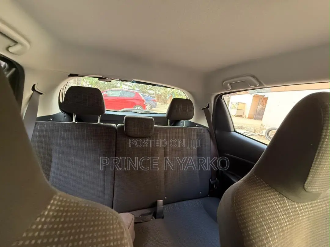 Toyota Vitz 1.3 AWD 3dr 2015 Black