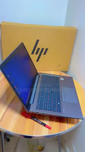Laptop HP ZBook Firefly 14 G7 8GB Intel Core i5 SSD 256GB