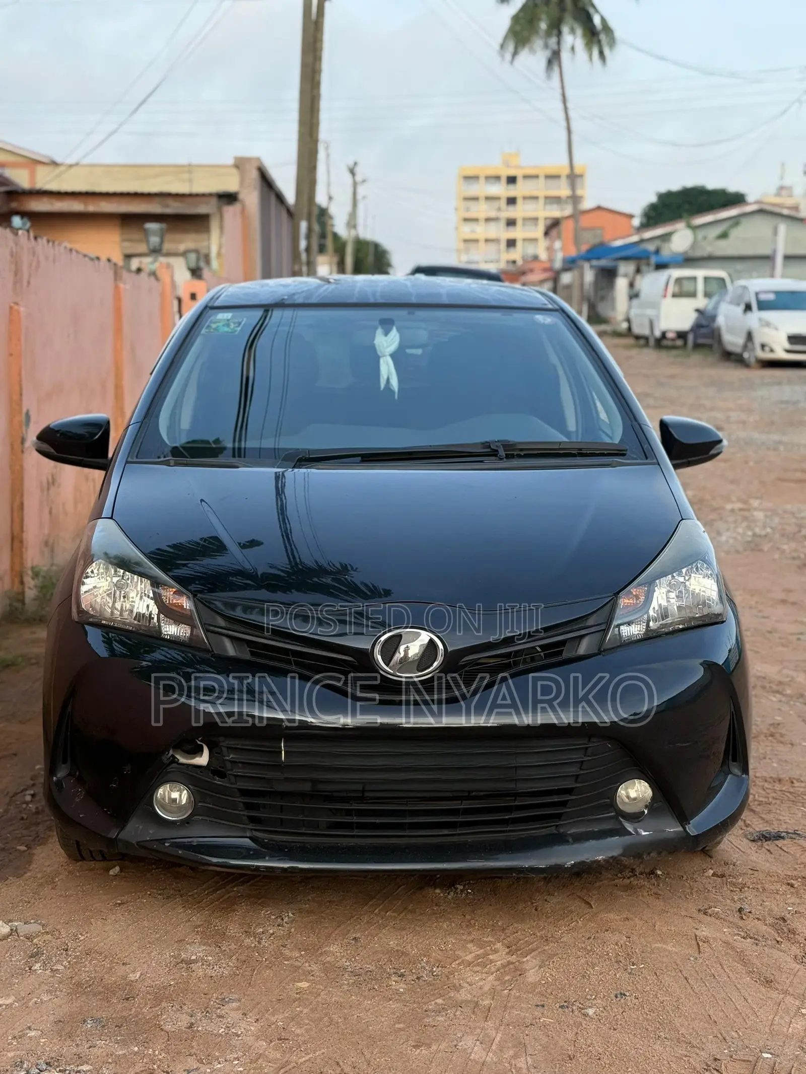 Toyota Vitz 1.3 AWD 3dr 2015 Black