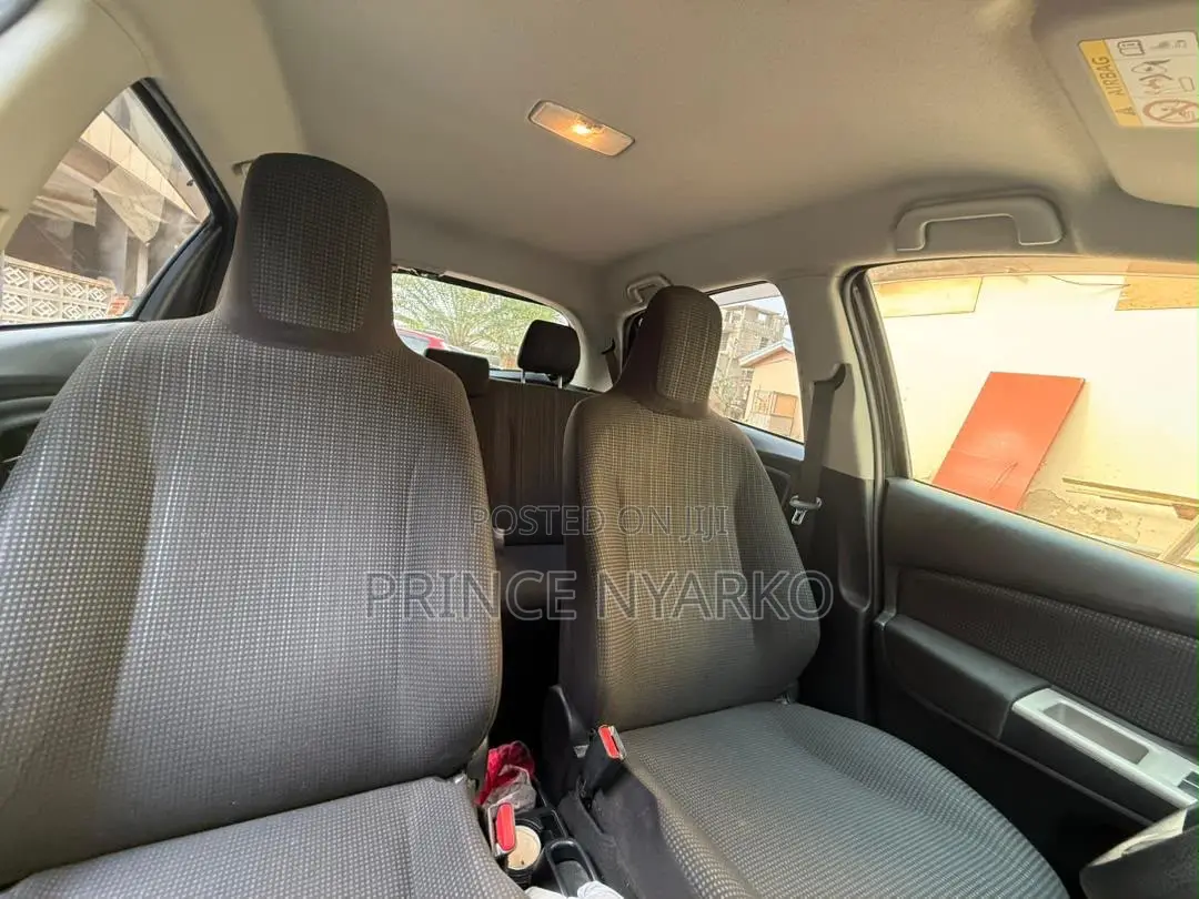 Toyota Vitz 1.3 AWD 3dr 2015 Black
