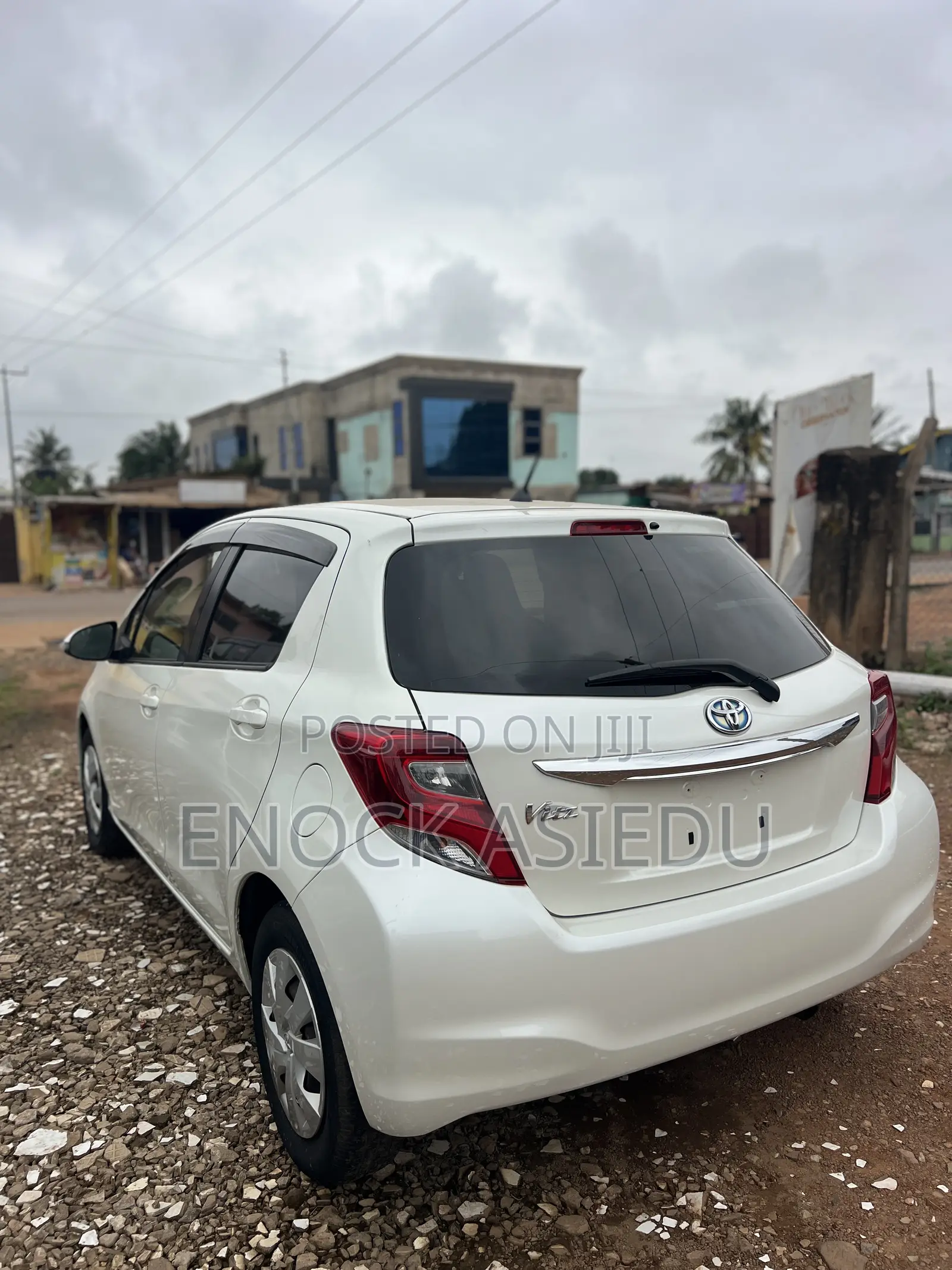 Toyota Vitz 1.3 AWD 5dr 2015 White