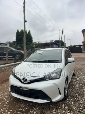 Toyota Vitz 1.3 AWD 5dr 2015 White