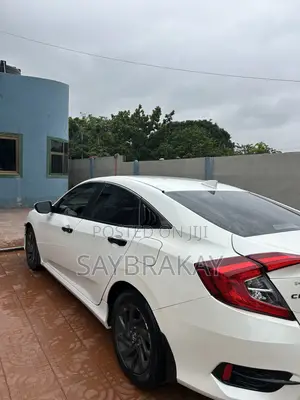 Honda Civic EX Sedan 2018 Off white